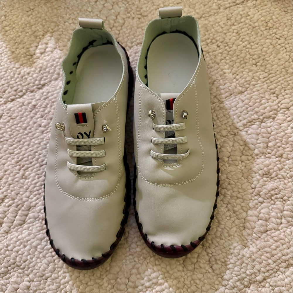 OY Stylish White/cream Sneakers